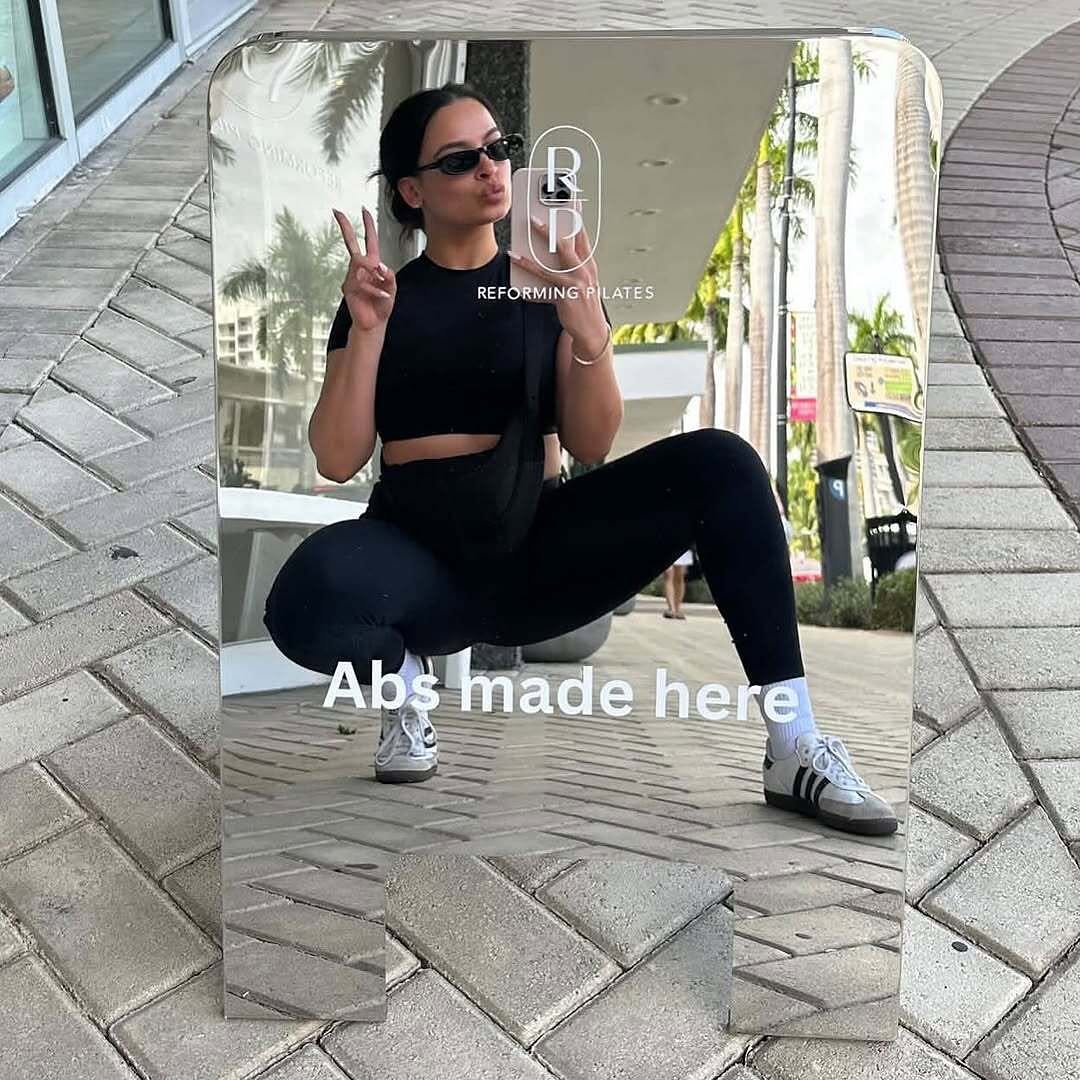 How to Choose Mirrored Signs for Your Business