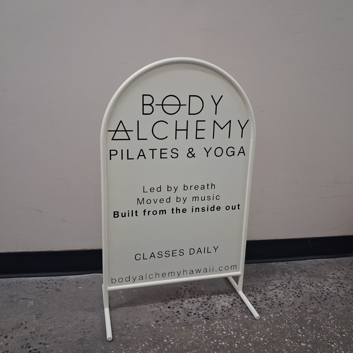 Rounded Cream Stainless Steel Standing Sign