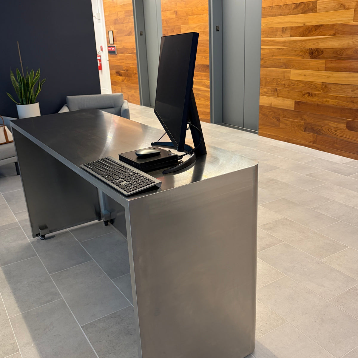 8 Best Places to Buy Custom Stainless Steel Desks in Los Angeles (2026)