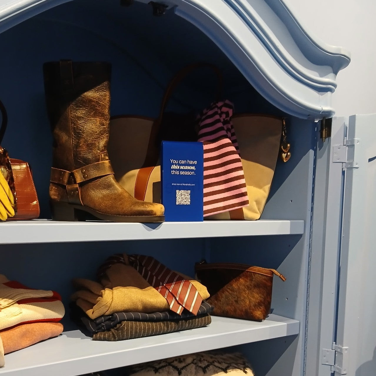 Opaque acrylic clothing rack sign clip for retail signage