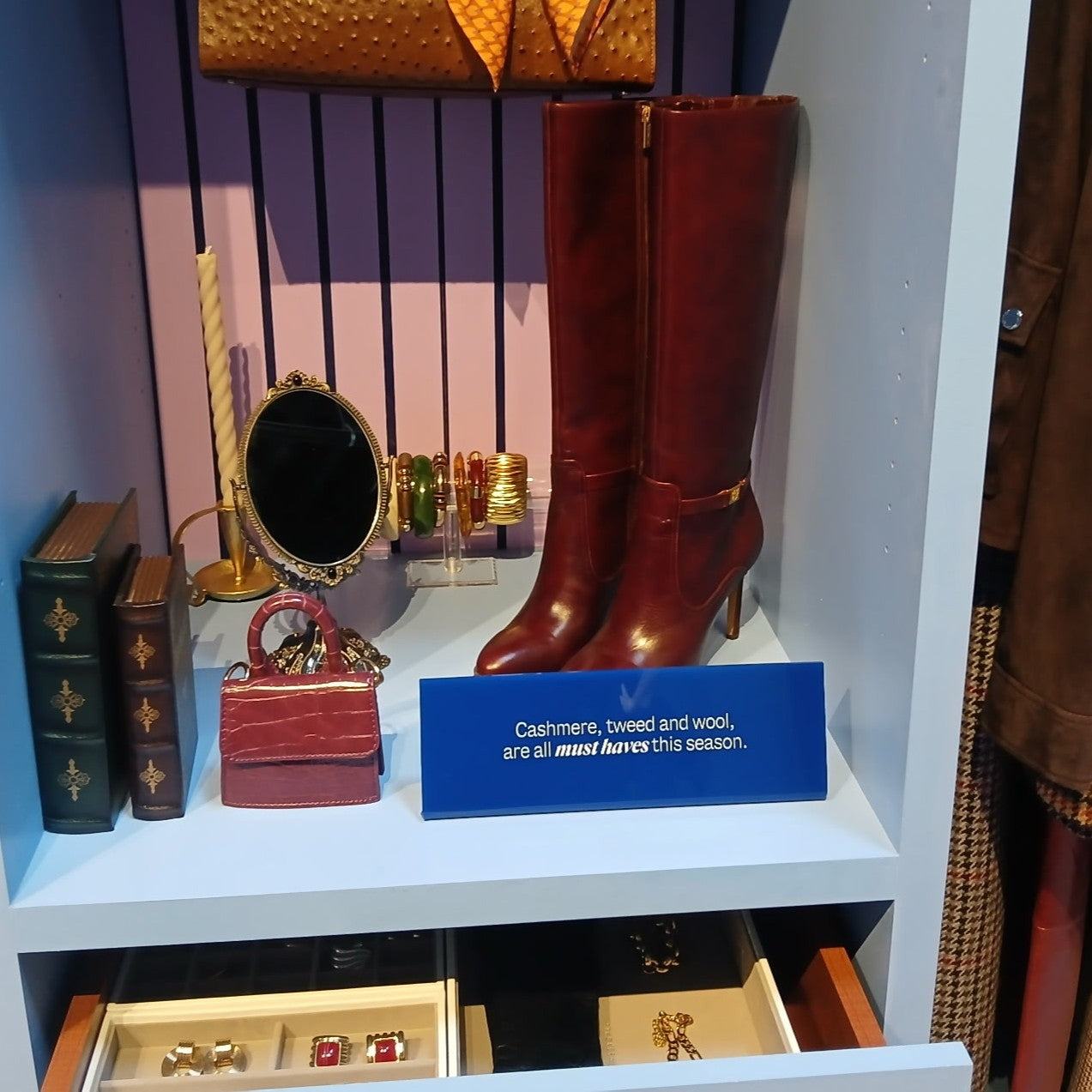 Opaque acrylic table top sign stand with solid finish