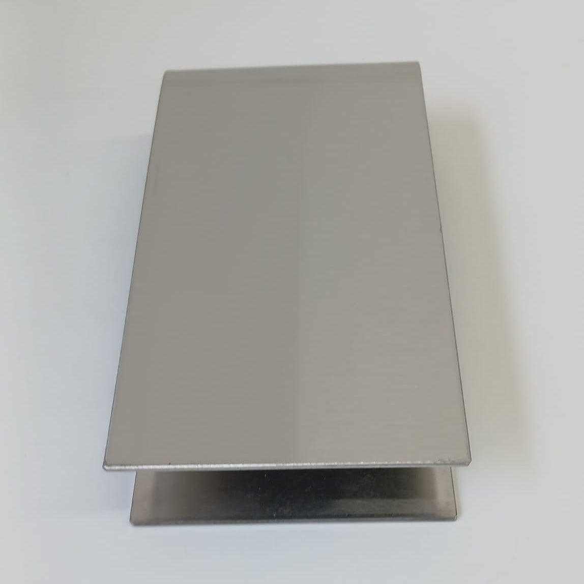 Stainless steel clothing rack sign clip for retail display