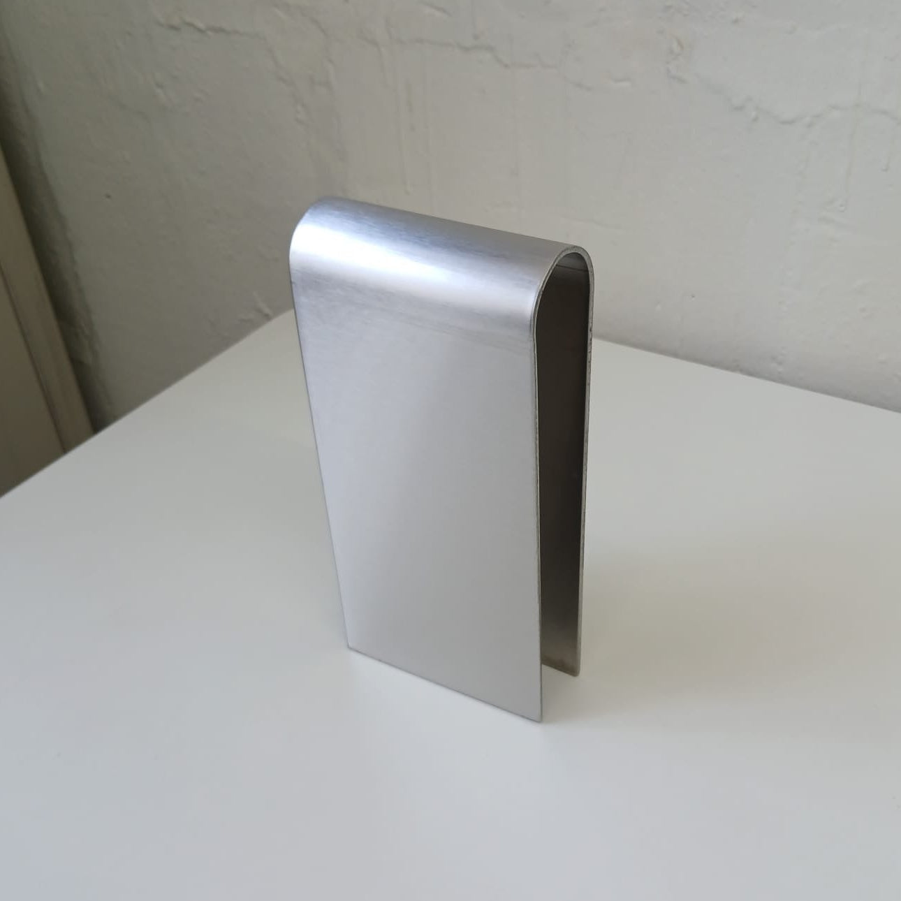 Stainless steel clothing rack sign clip for retail display