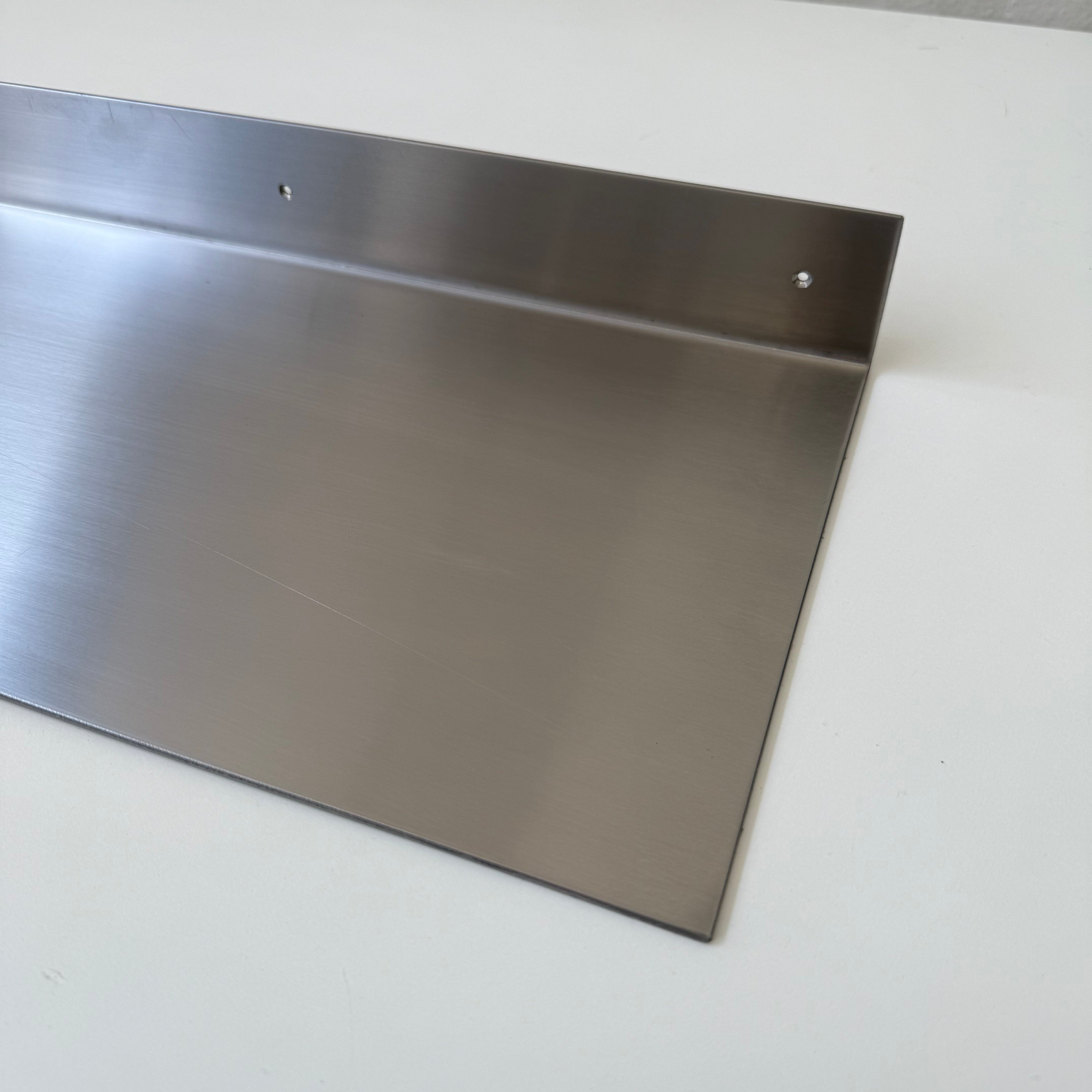 Stainless_Steel_Shelf_Close_Up Right