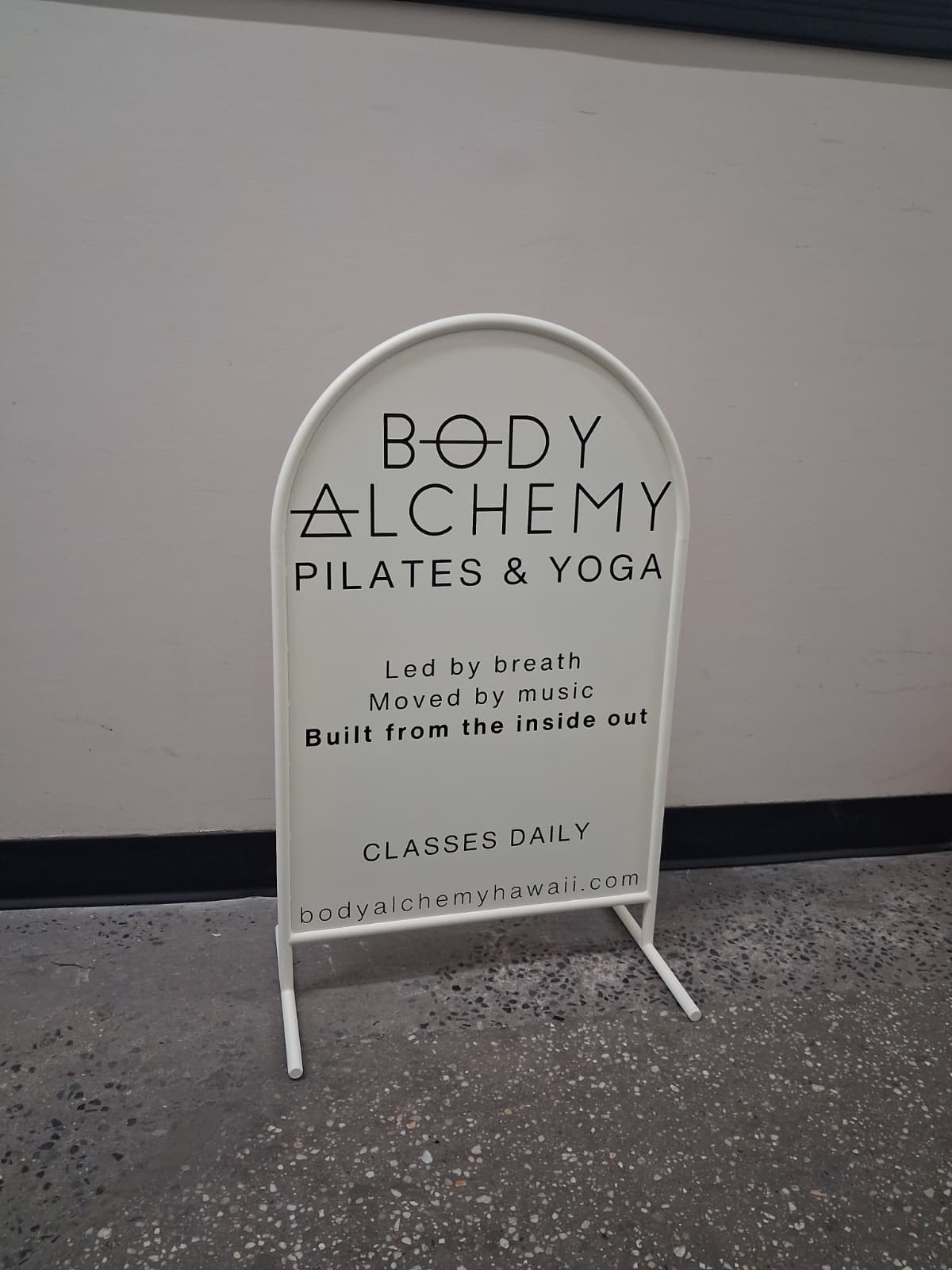 Rounded Cream Stainless Steel Standing Sign