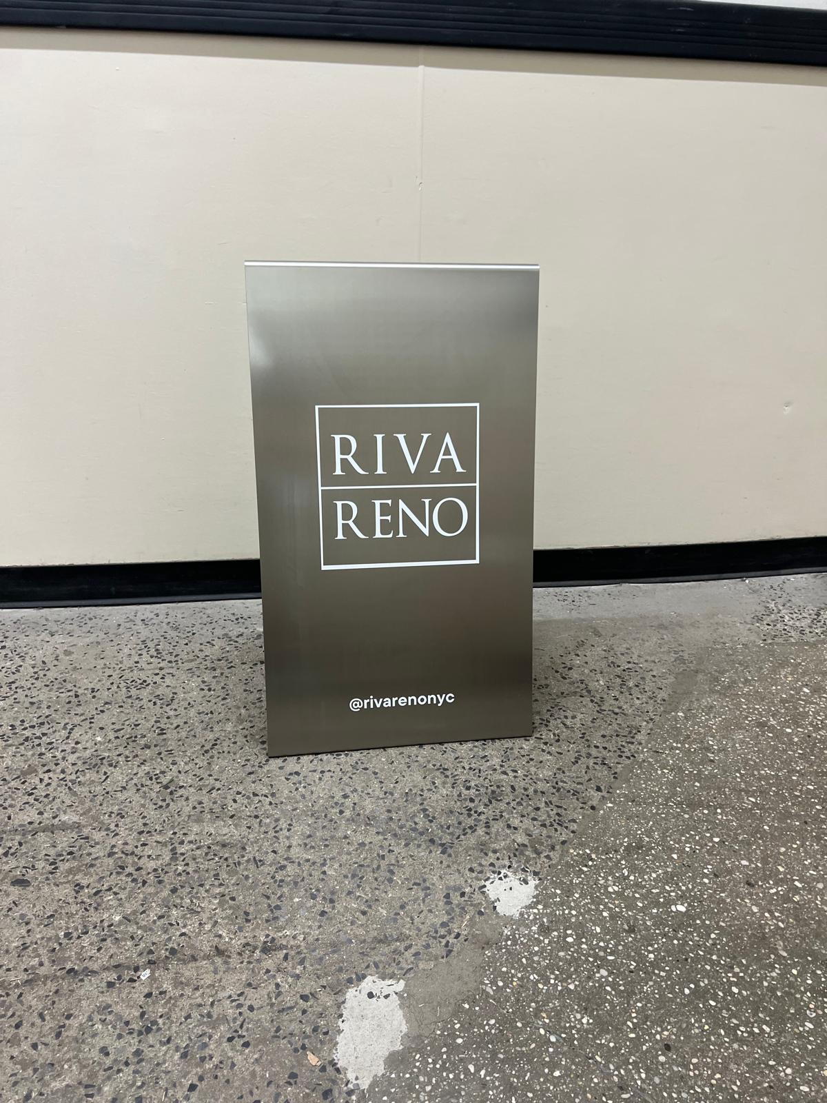 How to Choose Sidewalk Signs for a Jewelry Store